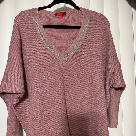 Jennifer Lopez plum colored very soft sweater with batwing sleeves, Faux diamond - Picture 3 of 10